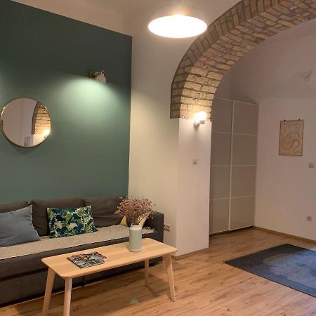 French Touch Apartment With Free Parking Budapeste Exterior foto