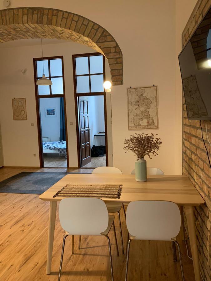 French Touch Apartment With Free Parking Budapeste Exterior foto