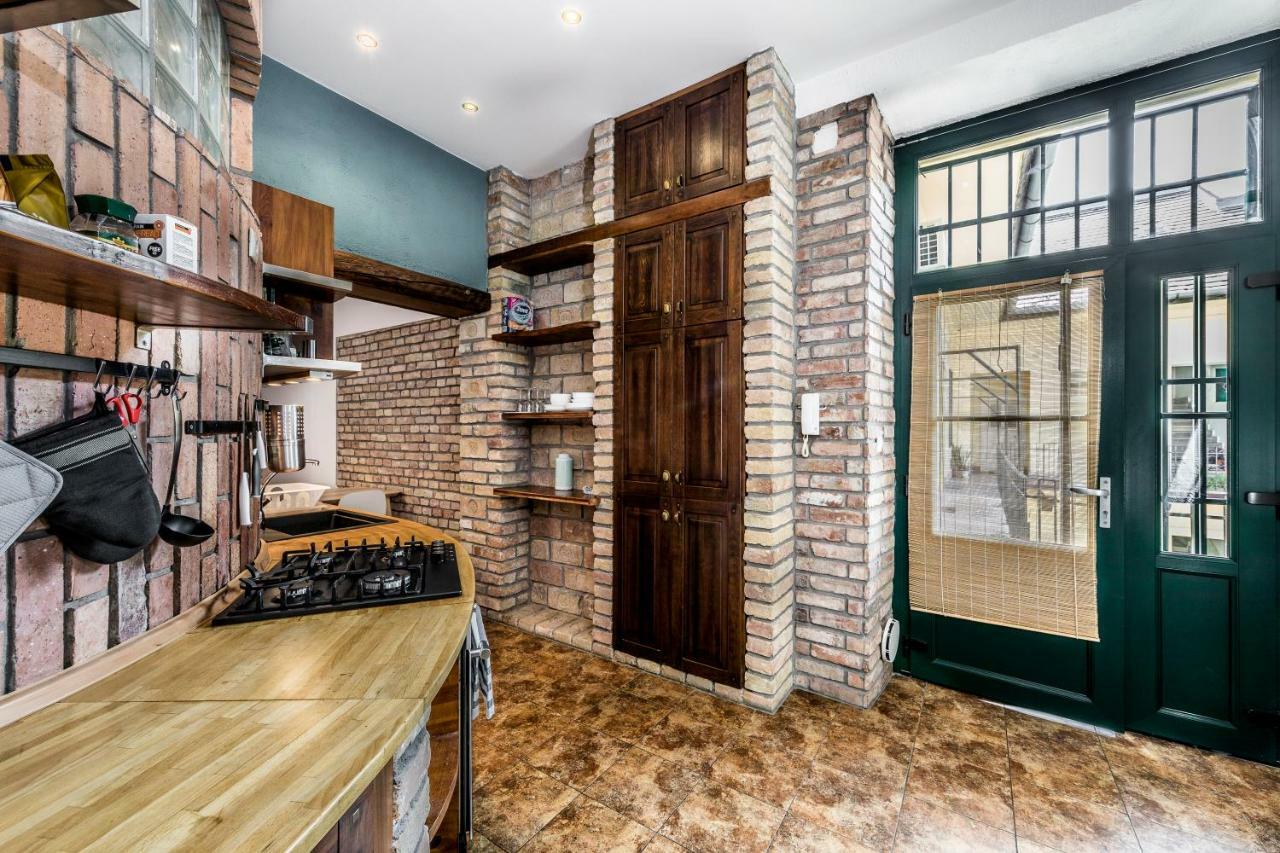 French Touch Apartment With Free Parking Budapeste Exterior foto