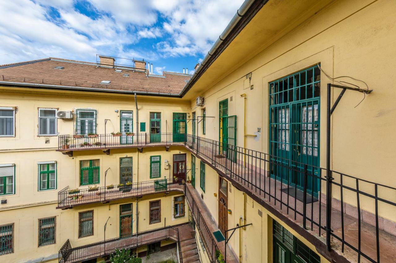 French Touch Apartment With Free Parking Budapeste Exterior foto
