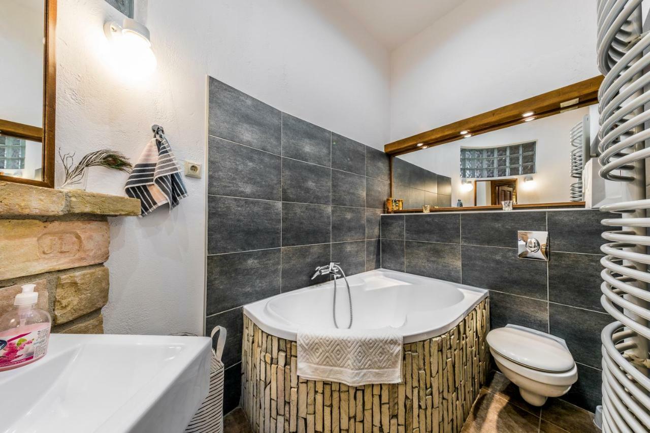 French Touch Apartment With Free Parking Budapeste Exterior foto