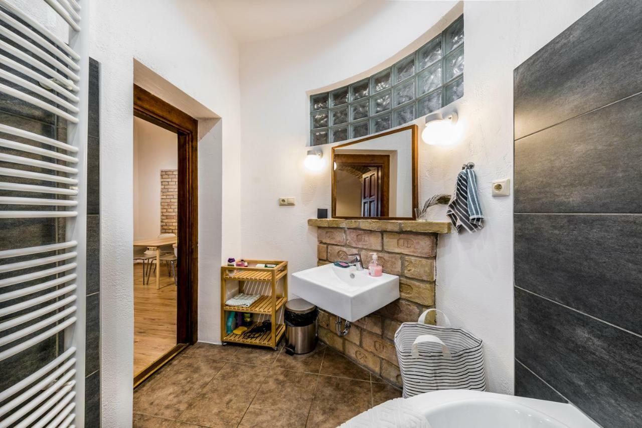 French Touch Apartment With Free Parking Budapeste Exterior foto